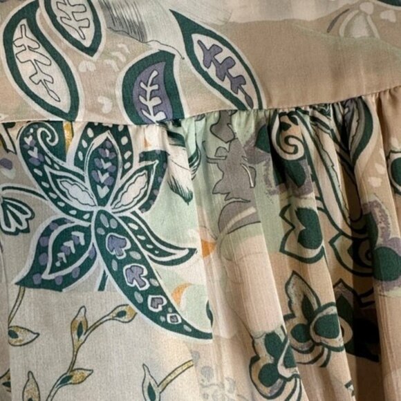 Elliatt Cream Multicolor Floral V-Neck Calvi Cropped Top Women Sz S - Picture 9 of 9